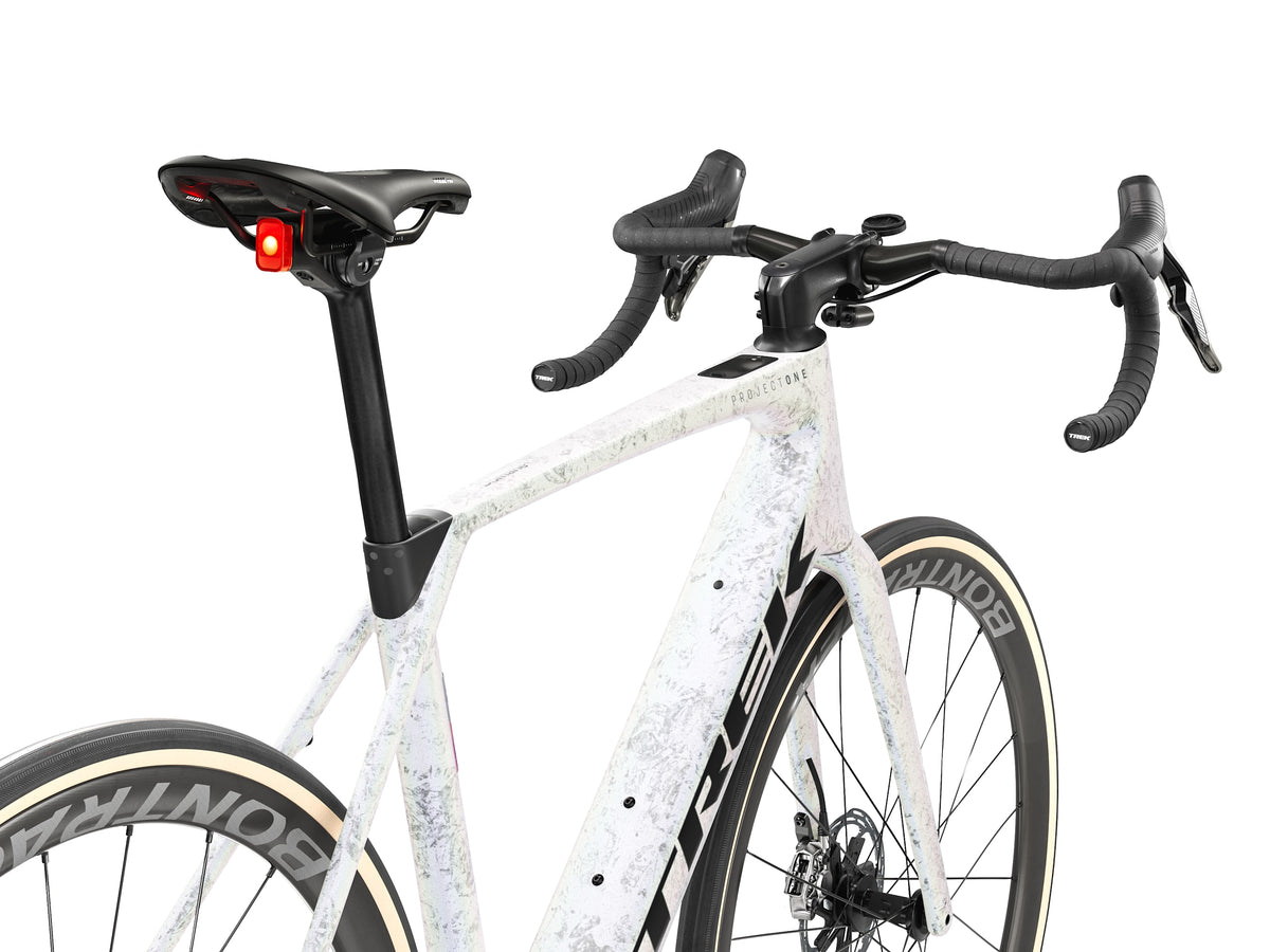 Trek Domane+ SL 9 AXS Gen 5 Mother of Pearl/Silver Marble