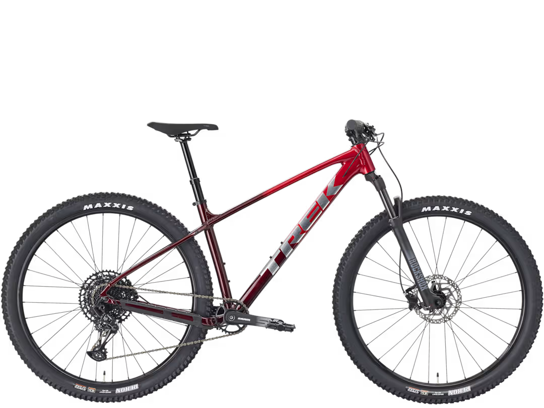 Trek Marlin 7 Gen 3 2027, forcella 100 mm Fury Red Fade / S