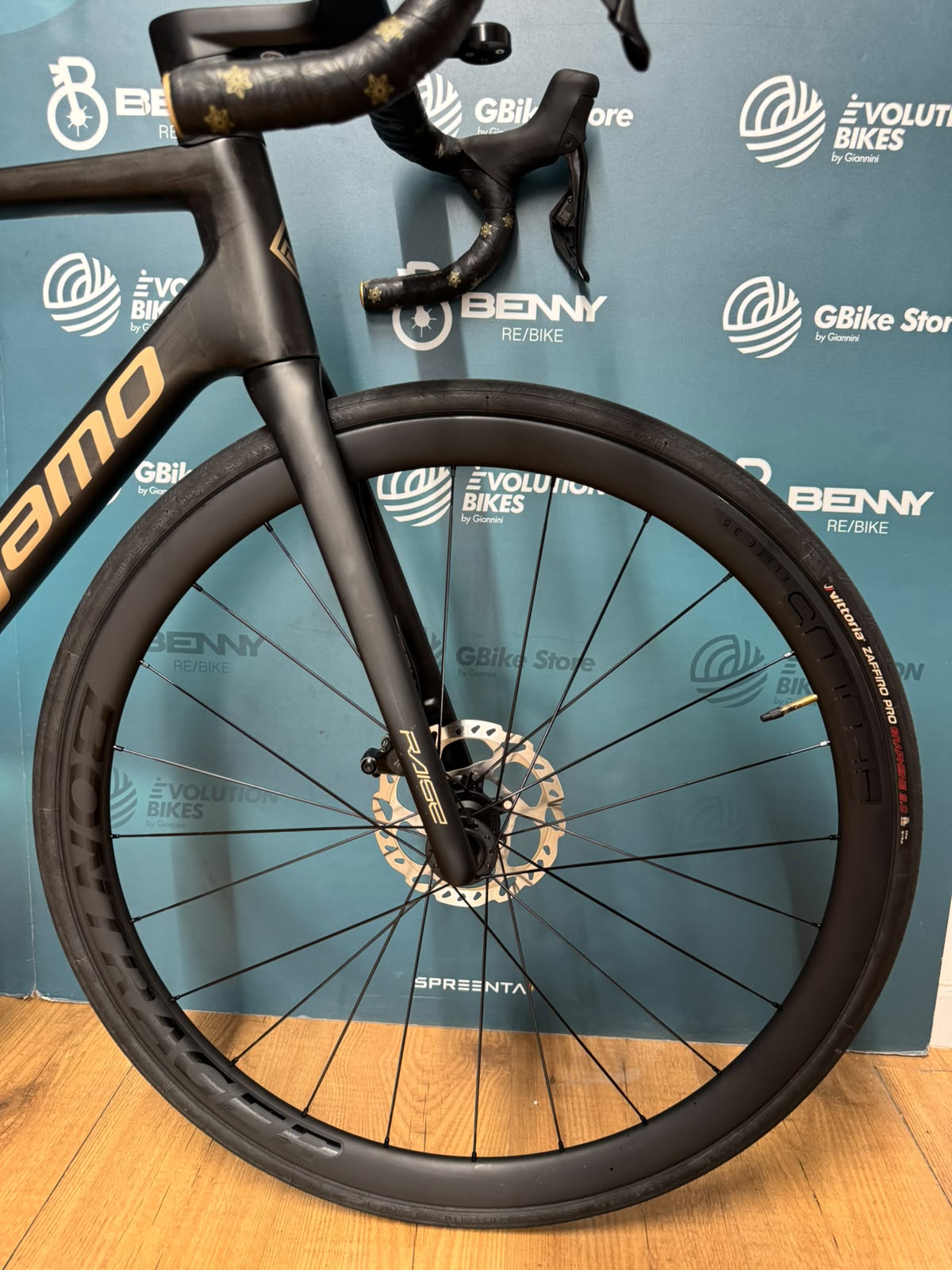 Megamo Raise 15 Disc Di2 Taglia L - Usata